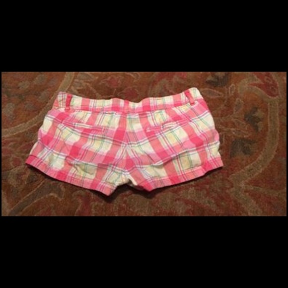 H&M Shorts - Picture 2 of 2